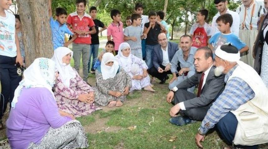 S&ouml;zl&uuml; Bağdaş Kurup Dert Dinledi