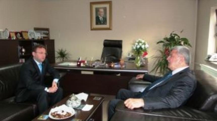 Başkan Karaosmanoğlu K&uuml;lt&uuml;r Ve Turizm M&uuml;d&uuml;r&uuml; Kesen&rsquo;i Ziyaret Etti