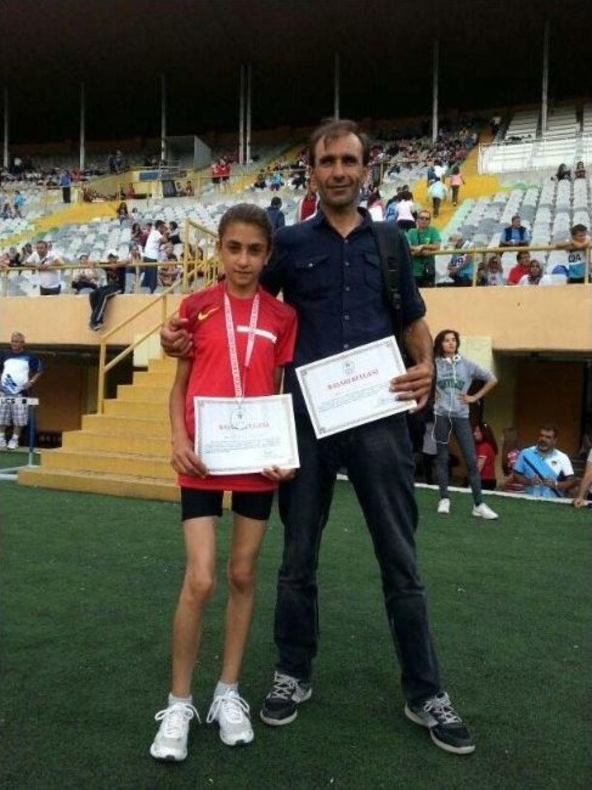 Zeynep Bay&ccedil;ınar&rsquo;dan Bir Başarı Daha