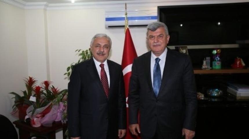 Başkan Karaosmanoğlu&rsquo;ndan Milli Eğitim M&uuml;d&uuml;r&uuml; &Ccedil;elik&rsquo;e Hayırlı Olsun Ziyareti