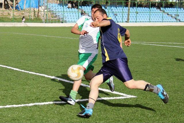 Hafik'te Futbol Turnuvası