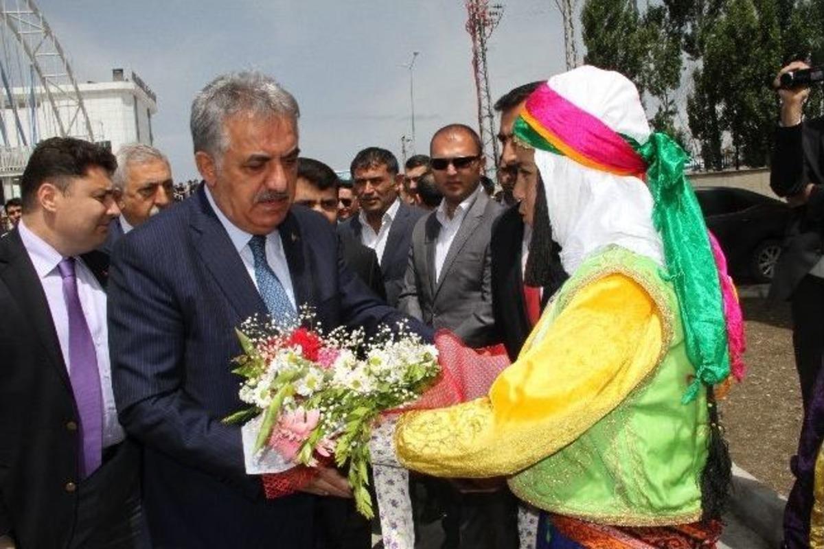 Bakan Yazıcı'nın Van Ziyareti
