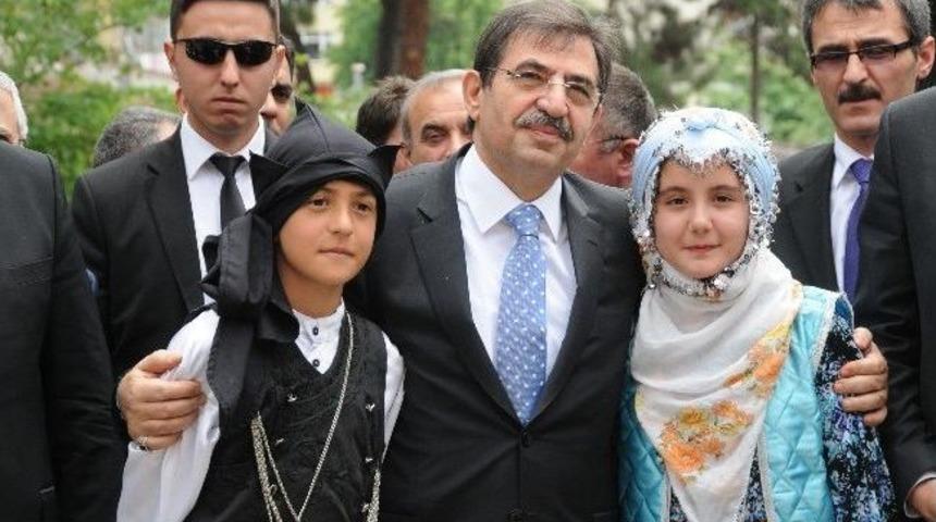 Bakan G&uuml;ll&uuml;ce: &ldquo;cumhurbaşkanlığını Kimin Kazanacağını Biliyorum&rdquo;