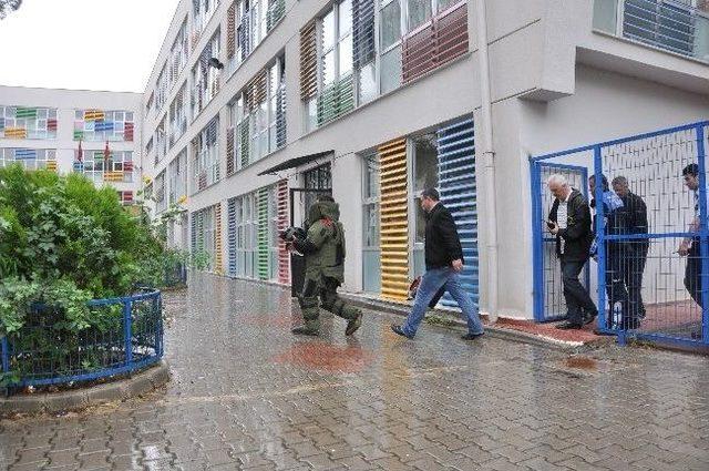 Okulda Bomba Alarmı 3