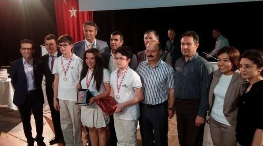 &Ouml;zel D&uuml;nya Koleji İzmir Birinciliğini &Ouml;demiş&rsquo;e Getirdi