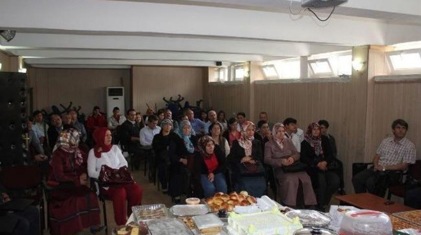 Aile Eğitimi Kursiyerleri Sertifikalarını Aldı