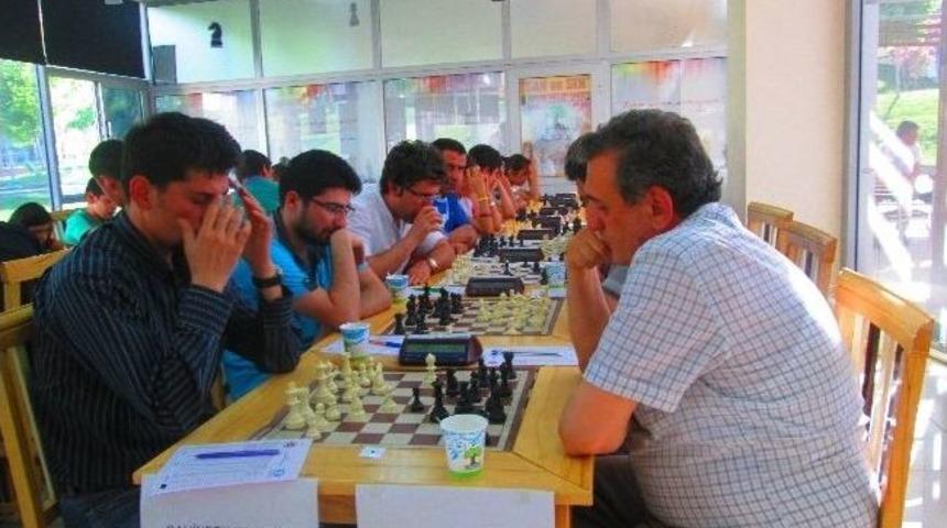 Şahinbey Belediye Satran&ccedil; Takımının B&uuml;y&uuml;k Başarısı