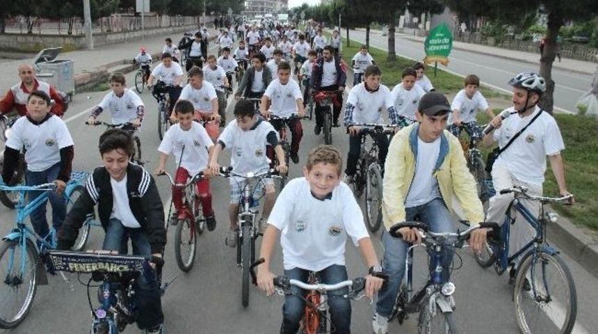 Temiz Bir Tekkek&ouml;y İ&ccedil;in Pedal &Ccedil;evirdiler