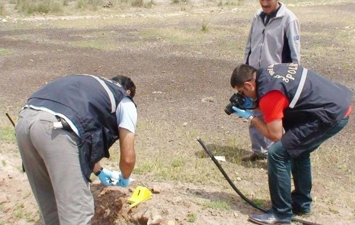 (&ouml;zel Haber) Hırsızlar Telefon Ve İnternet Kablolarını &Ccedil;aldı