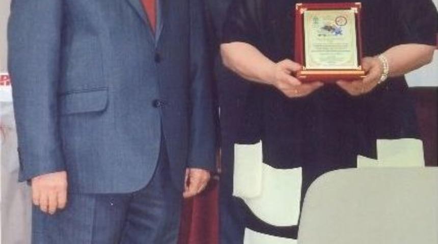 Eskişehirli Şair Şerife G&uuml;ndoğdu Adana&rsquo;da &Ouml;d&uuml;l Kazandı