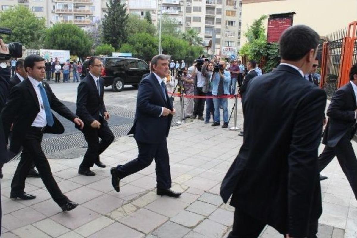 Cumhurbaşkanı G&uuml;l İzmir'de