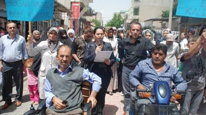 Kadınlar Kaldırım İşgallerini Protesto Etti