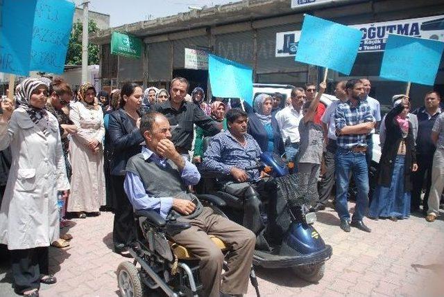 Kadınlar Kaldırım İşgallerini Protesto Etti