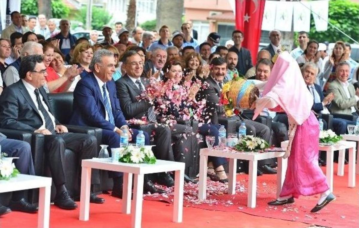 İzmir B&uuml;y&uuml;kşehir "&ccedil;i&ccedil;eğin Başkenti"ni İhya Etti