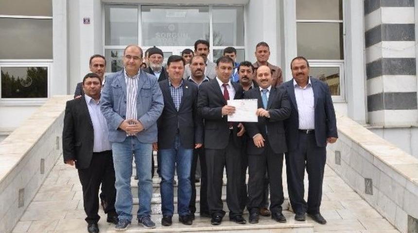 Ak Parti Eymir Belediye Başkanı &Ccedil;etin Mertoğlu Mazbatasını Aldı
