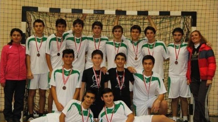 &Ccedil;amlıca Anadolu Lisesi G&ouml;z Doldurdu