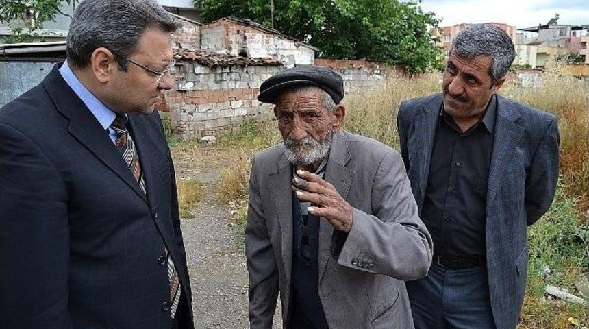 Yaşlı Adama Yunusemre Belediyesi Sahip &Ccedil;ıktı