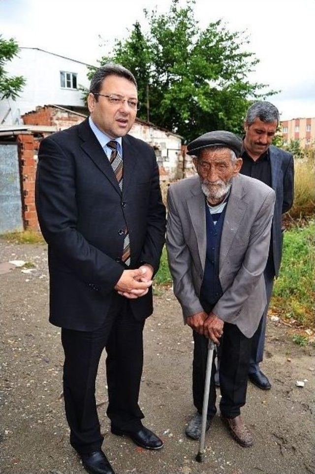 Yaşlı Adama Yunusemre Belediyesi Sahip Çıktı