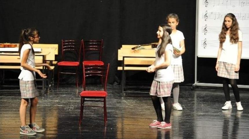 Minik Yeteneklera B&uuml;y&uuml;k Alkış