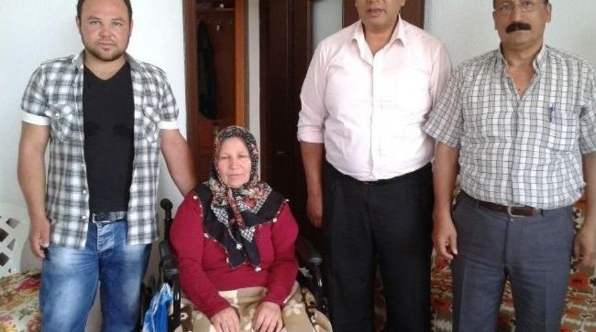 &Ouml;ğrenci Velisinden Tekerlekli Sandalye