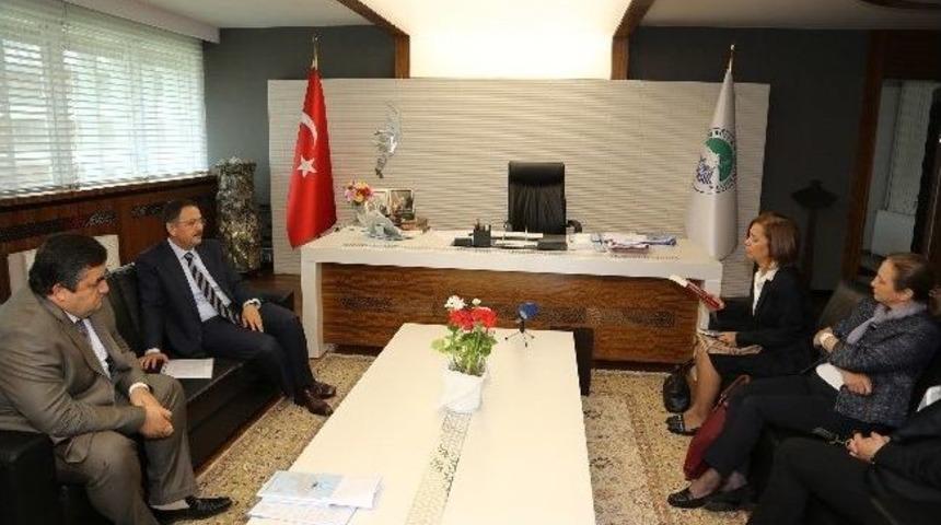 Kayseri B&uuml;y&uuml;kşehir Belediye Başkanı Mehmet &Ouml;zhaseki: