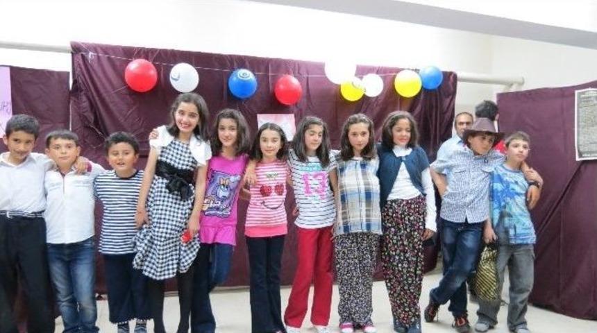 Minikler, Yıl Sonu Programında H&uuml;nerlerini Sergiledi