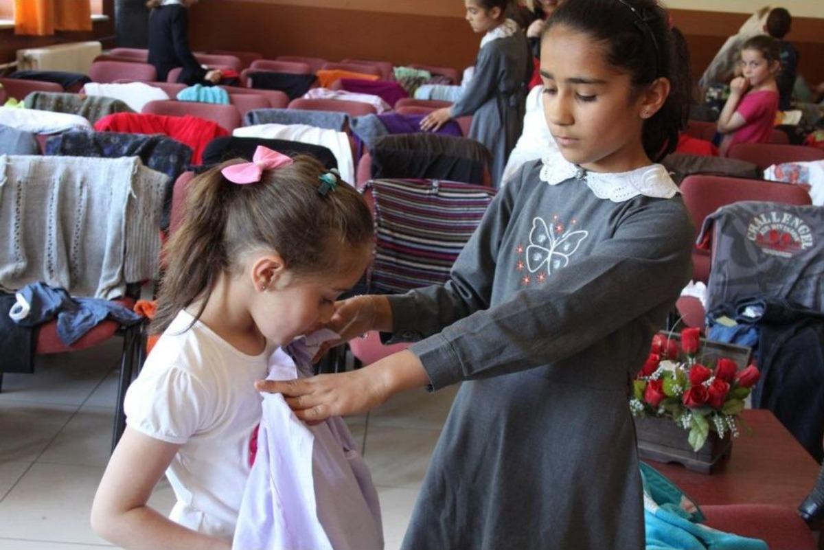 &Ccedil;arşamba'da "Kıyafet Kardeşliği" Projesi