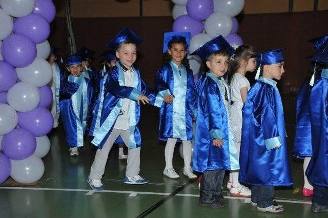 Miniklerden Coşkulu Mezuniyet T&ouml;reni 2