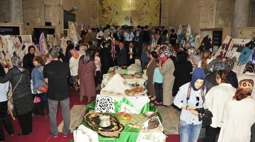 Karaman'da Halk Eğitim Merkezi Yılsonu Sergisi