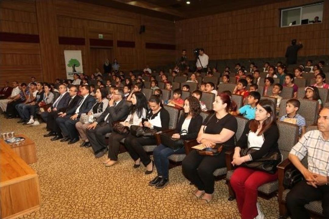 &Ccedil;evreci Okullar &Ouml;d&uuml;llendirildi