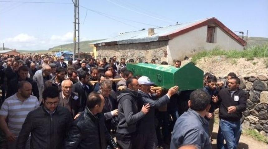 Trafik Kazasında Hayatını Kaybeden Gen&ccedil; Toprağa Verildi