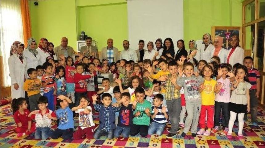 Başkan &Ccedil;alışkan, Minik &Ccedil;evrecileri Kutladı