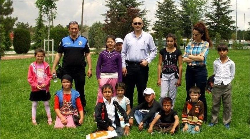 Roman &Ccedil;ocuklar Geleceğe G&uuml;venle Bakacak