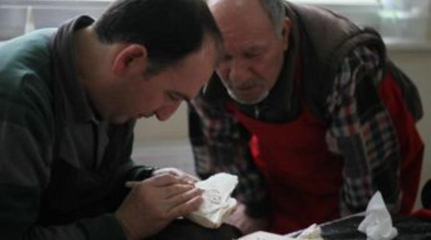 Eskişehir L&uuml;letaşı Esnafları Derneği Başkanı Beh&ccedil;ethan Aktaş: