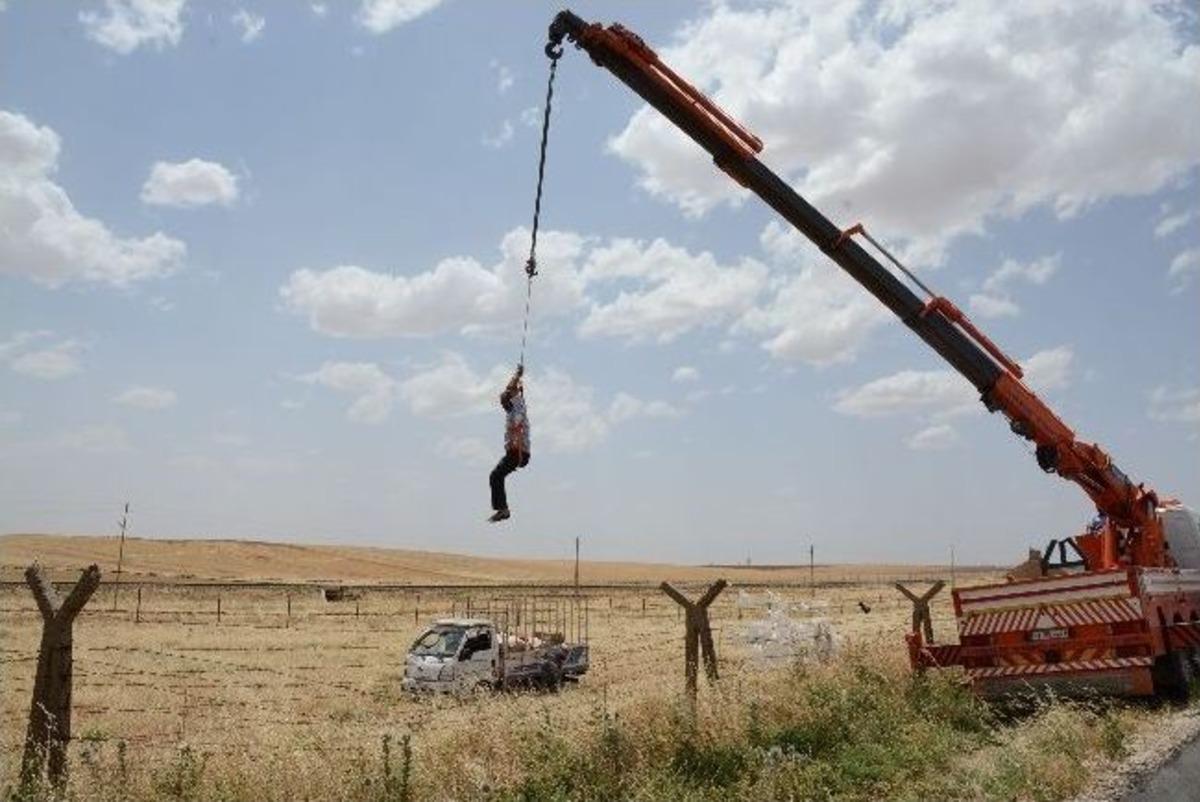 Nusaybin'de Kaza Yapan Kamyonet Mayınlı Alana Girdi