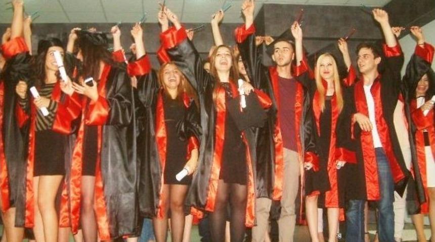 Burhaniye&rsquo;de 160 Liseli İ&ccedil;in Mezuniyet T&ouml;reni