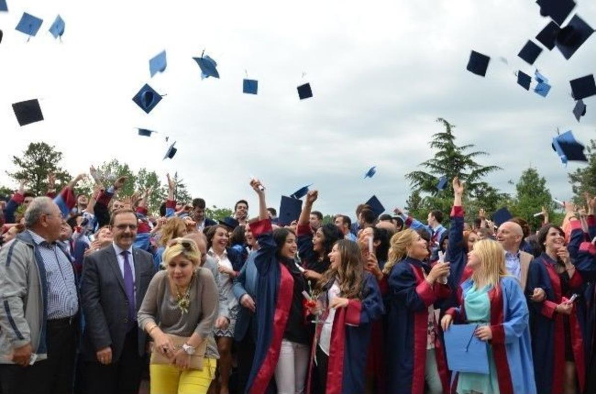 Bafra Meslek Y&uuml;ksekokulu&rsquo;nda Mezuniyet T&ouml;reni