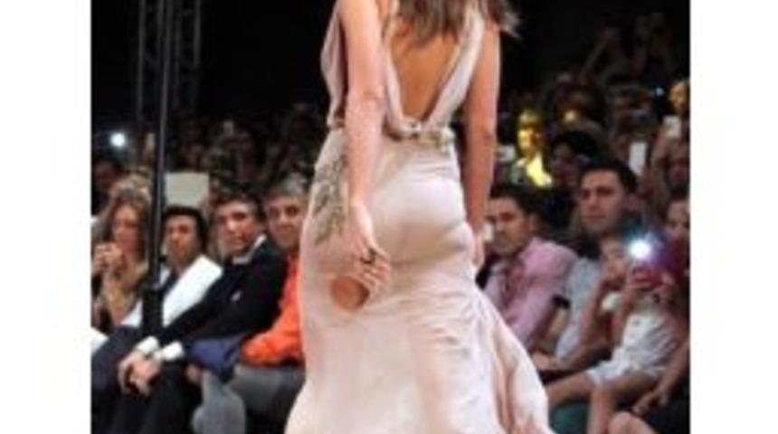 Irina Shayk&rsquo;a Elbise Şoku