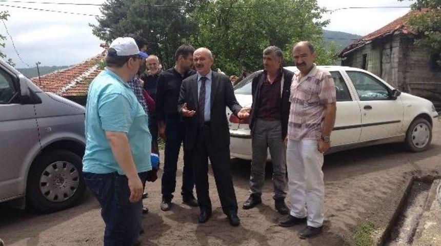 Uzun, Heyelan Kapsamındaki Değirmenyanı K&ouml;y&uuml;nde İnceleme Yaptı