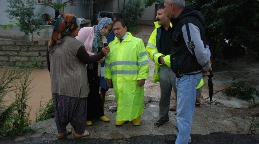 Sarı&ccedil;am'da Evleri Su Bastı