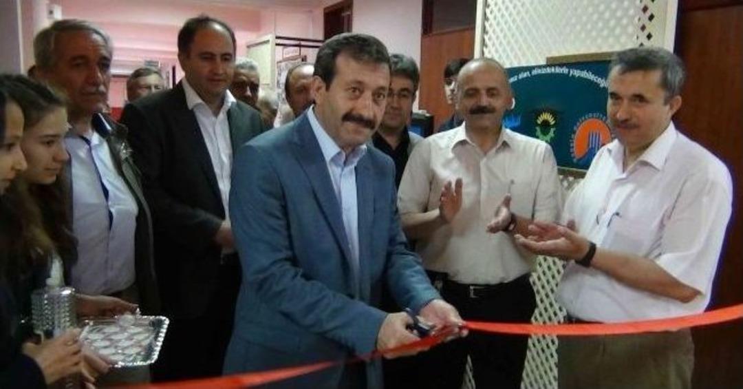 Liselilerin G&ouml;z Kamaştıran Yıl Sonu Resim Sergisi