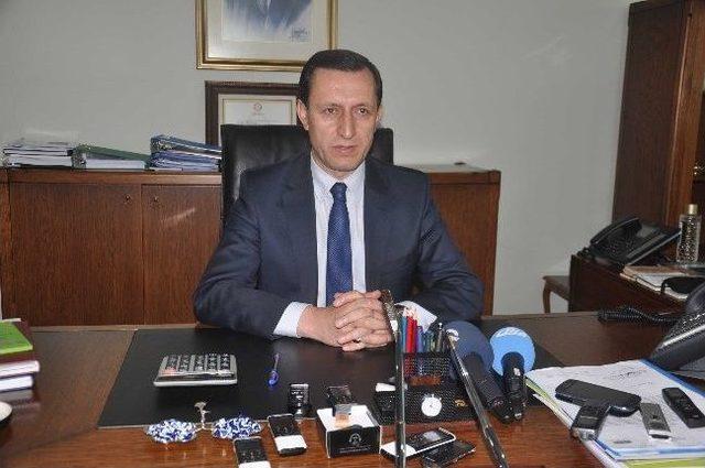 Başbakan Yardımcısı Emrullah İşler: 1