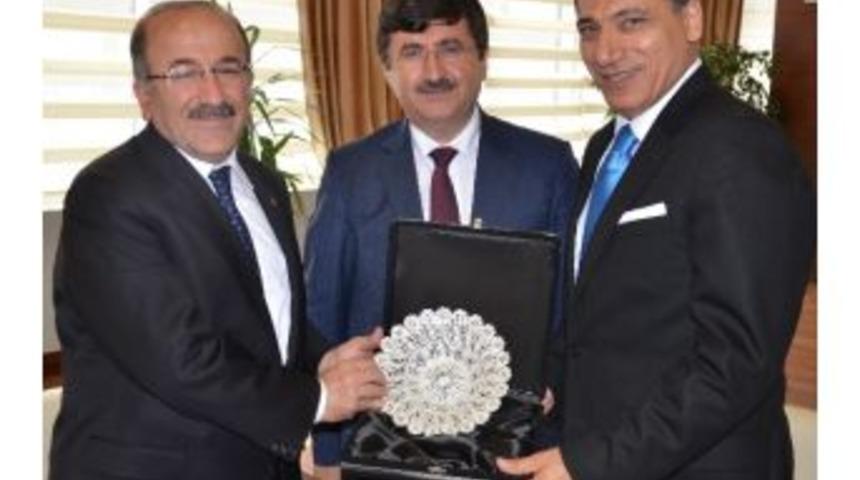 Eski Vali Okutan&rsquo;dan Başkan G&uuml;mr&uuml;k&ccedil;&uuml;oğlu&rsquo;na Ziyaret