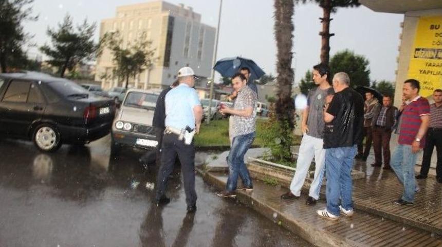 Kaygan Zemin Kazaya Yol A&ccedil;tı: 1 Yaralı