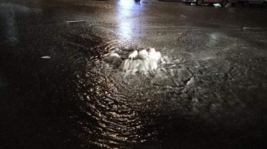 Yozgat&rsquo;ta Yağmur Yolları G&ouml;le &Ccedil;evirdi