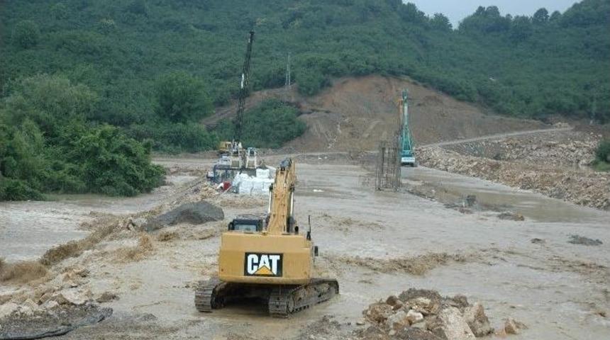 Melen &Ccedil;ayı Taşınca Ortak&ouml;y Sular Altında Kaldı