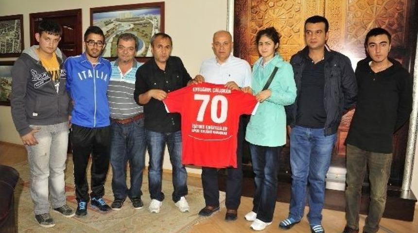 Başkan &Ccedil;alışkan&rsquo;a Ziyaretler S&uuml;r&uuml;yor