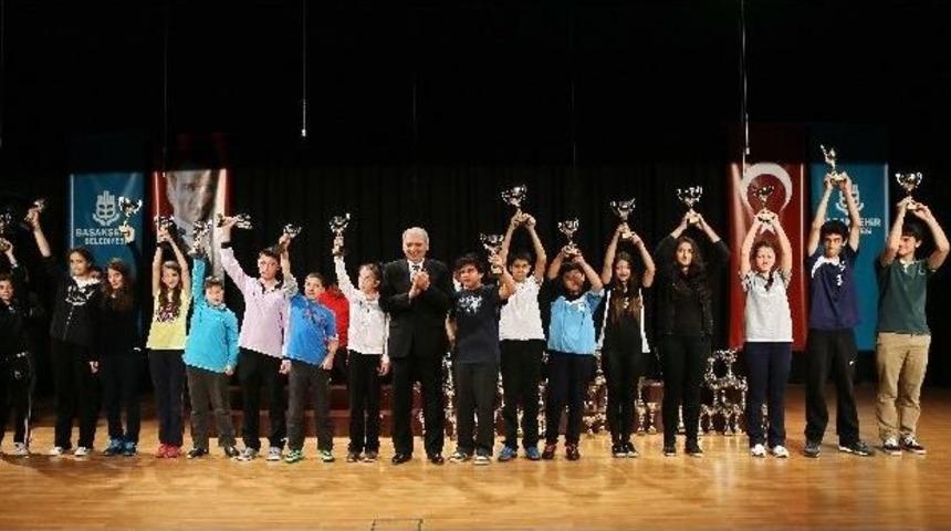 Gen&ccedil; Yetenekler Kupalarını Aldı