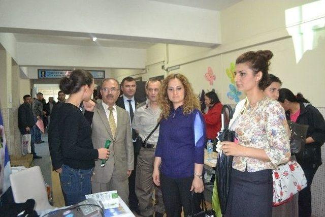 İlkokul &Ouml;ğrencileri A&ccedil;tıkları Stantlarla &Ccedil;evre Bilincine Dikkat &Ccedil;ektiler 1