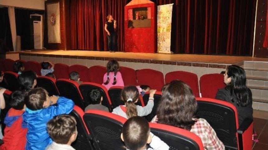 Minik &Ouml;ğrencilere Kukla G&ouml;sterisi S&uuml;rprizi